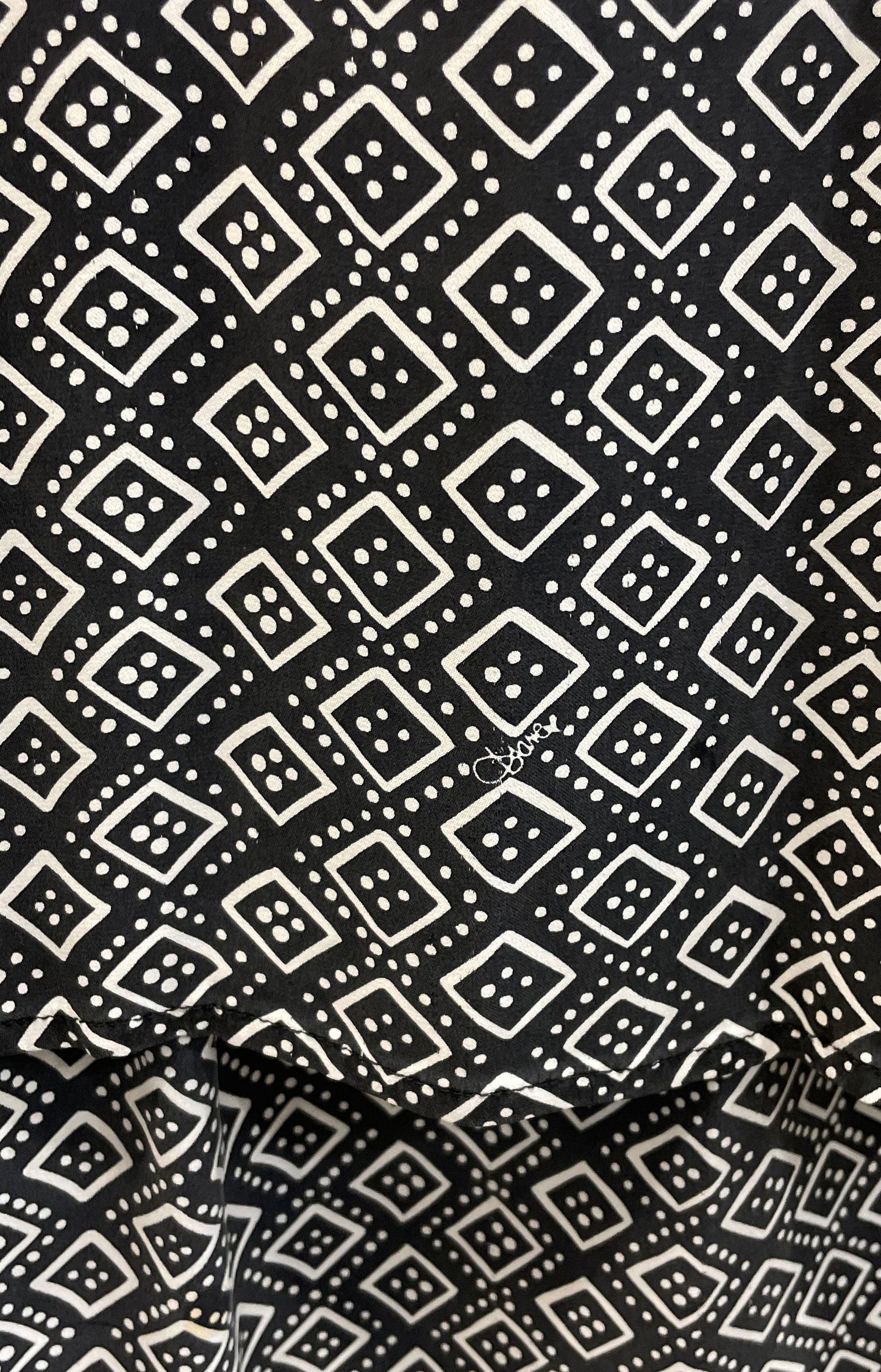 Diane Von Furstenberg Women's Black White Geometric Tile Print Blouse Sz 2