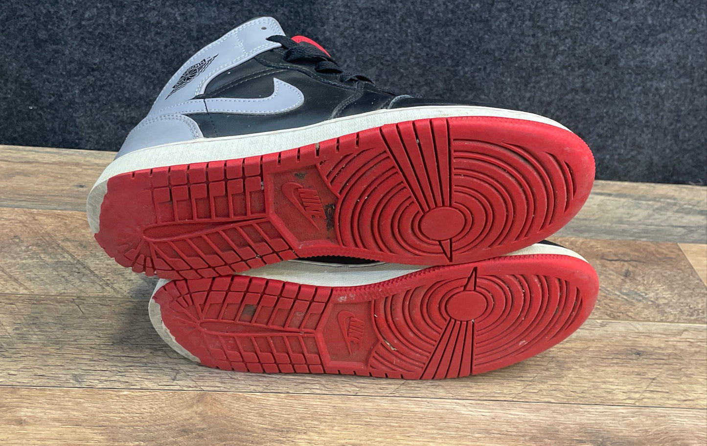 Nike Air Jordan 1 Mid Cement Grey Black Fire Red GS Size 7Y DQ8423-006