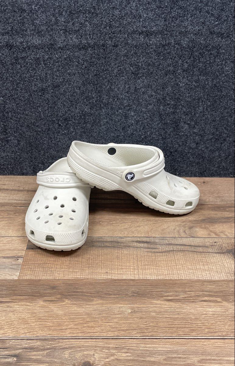 Crocs Classic Clog White Water Friendly Slip On Men's Size 6 Women's Size 8