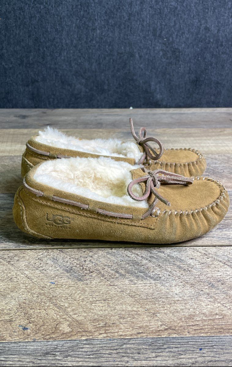 Ugg Dakota Chestnut Suede Slippers Youth Kids Moccasins Size 13