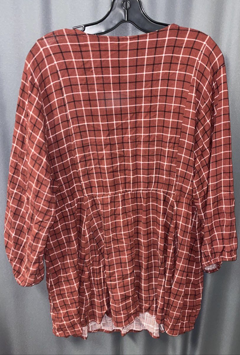 Torrid Women's Red Plaid Button Up Blouse Rayon Spandex Peplum V-Neck Size 1