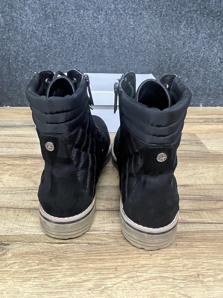 Tommy Hilfiger Black Quilted Side-Zip Combat Boots Women's Size 9.5