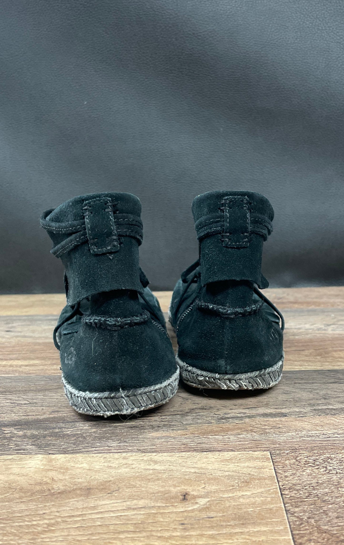 UGG McKay Black Suede Sheepskin Lined Ankle Boots Booties Women's Size 6.5