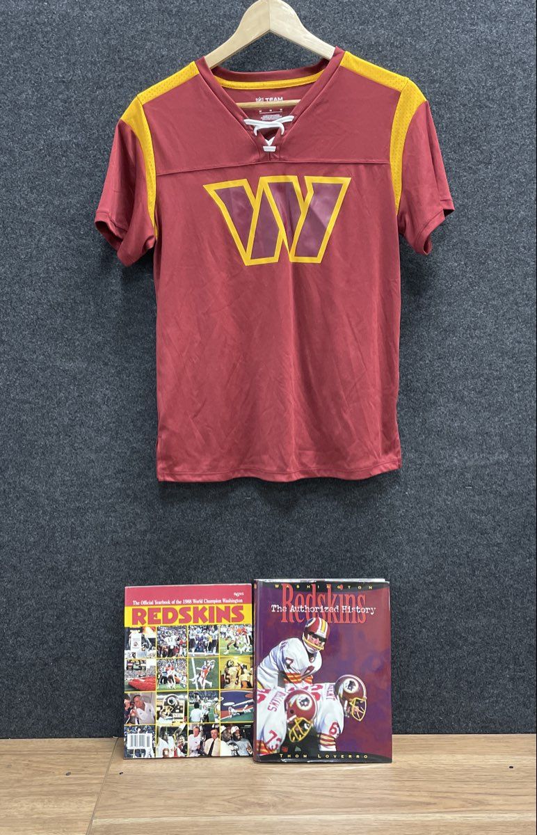 NFL Team Apparel Washington Redskins Lace Up Shirt & History Books Lot Sz M