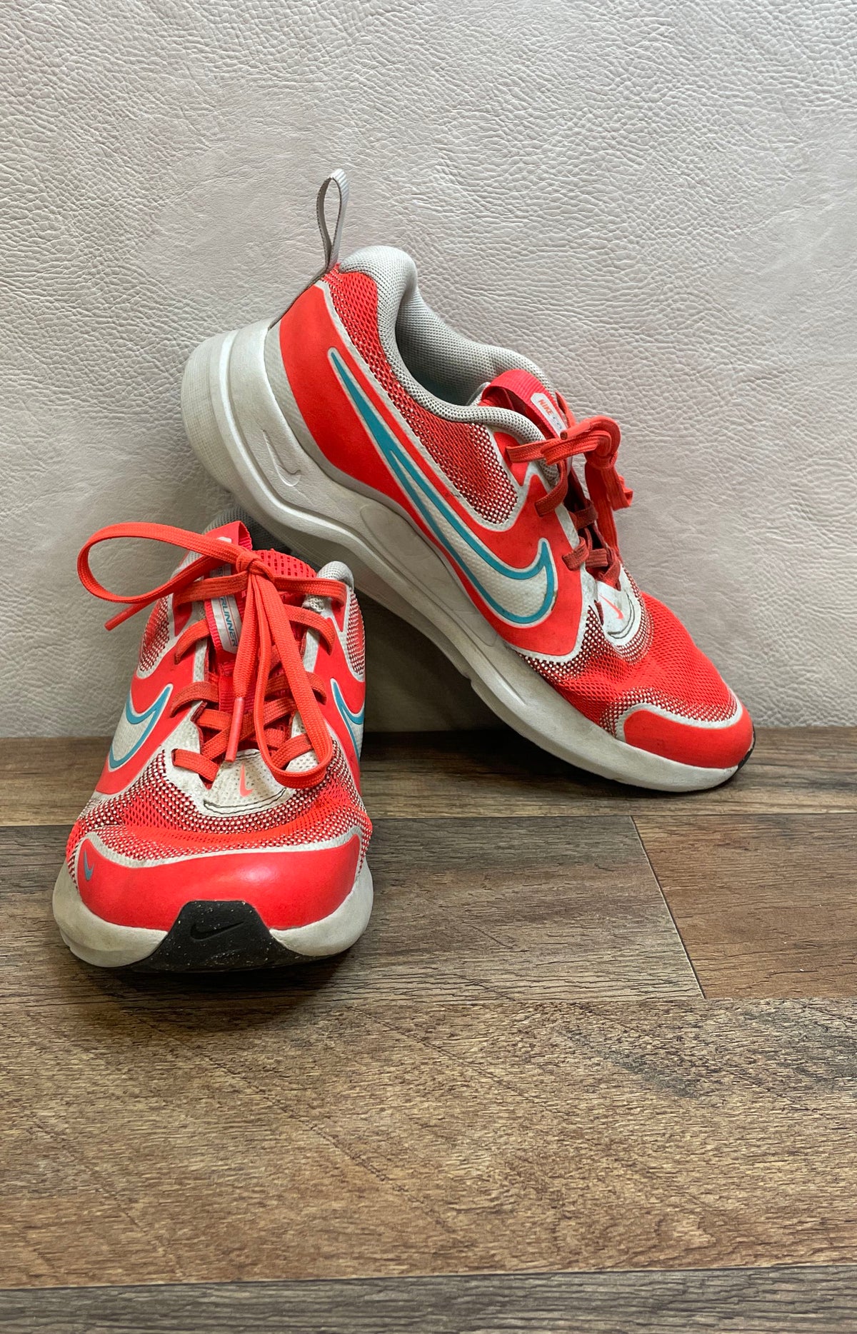 Nike Cosmic Runner Orange White Blue Youth Running Shoes HM4402-600 Size 3.5Y