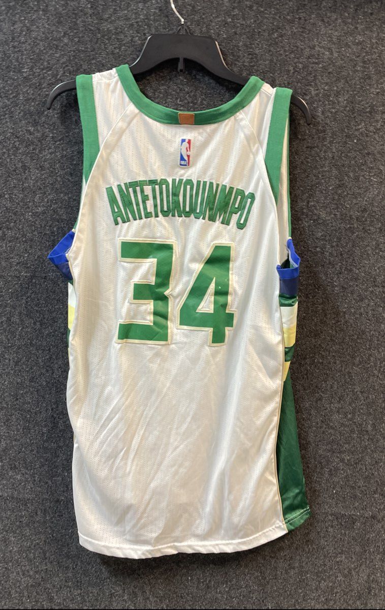 Nike Milwaukee Bucks Giannis Antetokounmpo #34 Association Edition Jersey Sz 50