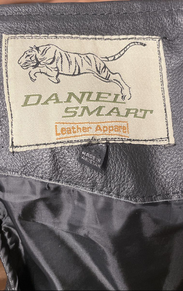 Daniel Smart Men's Black Leather Motorcycle Chaps Adjustable Belt Sz 36/38