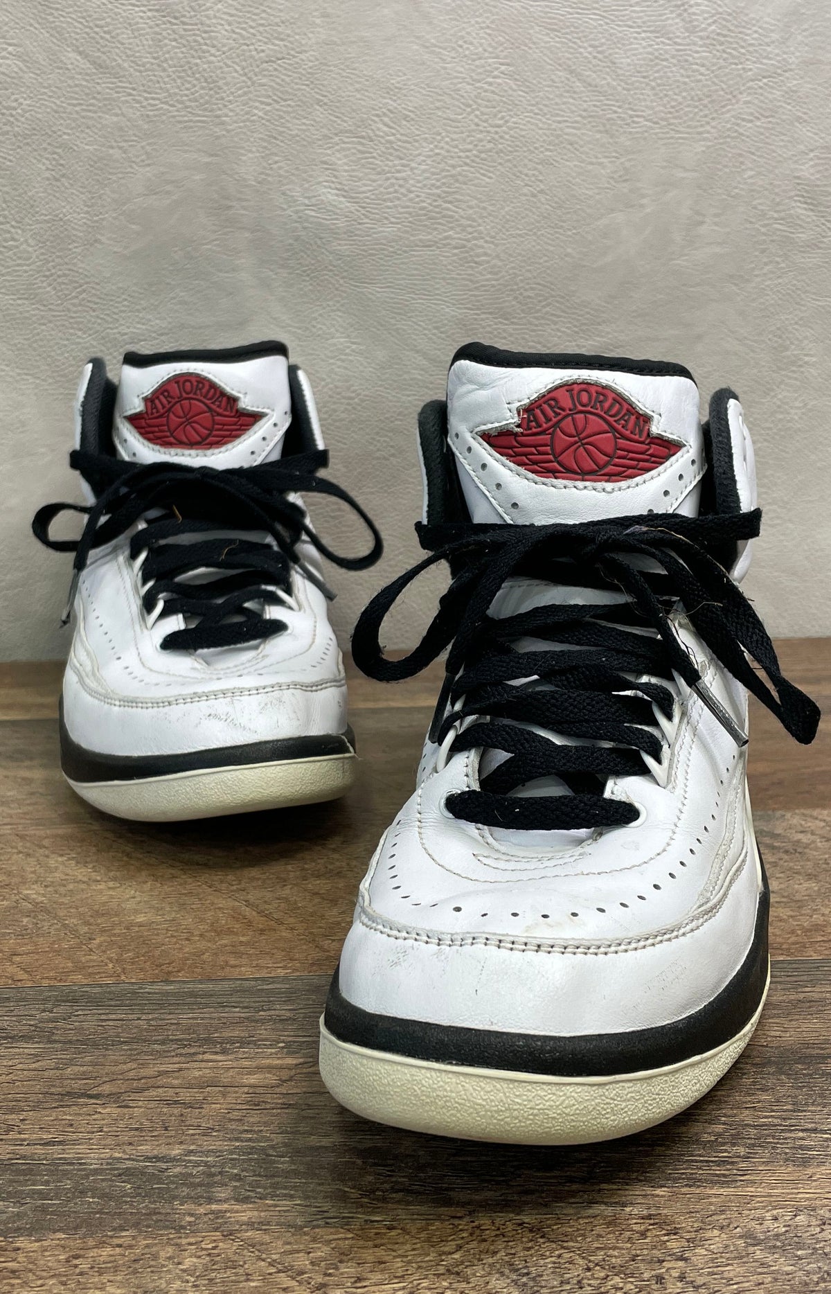 Air Jordan 2 Retro High Chicago White Black Red Sneakers Size 9