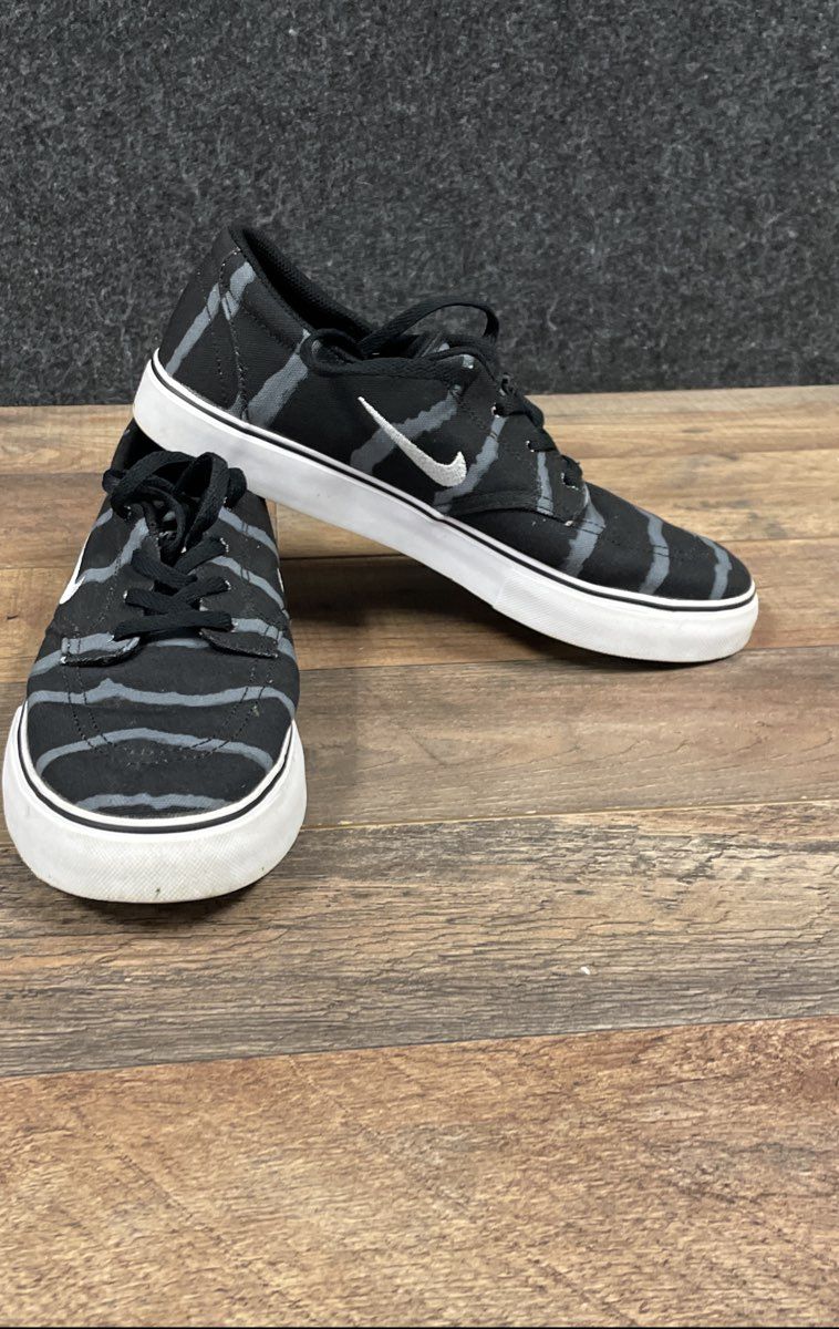 Nike SB Stefan Janoski Canvas Black Grey Tiger Stripe Skate Shoes Size 7Y