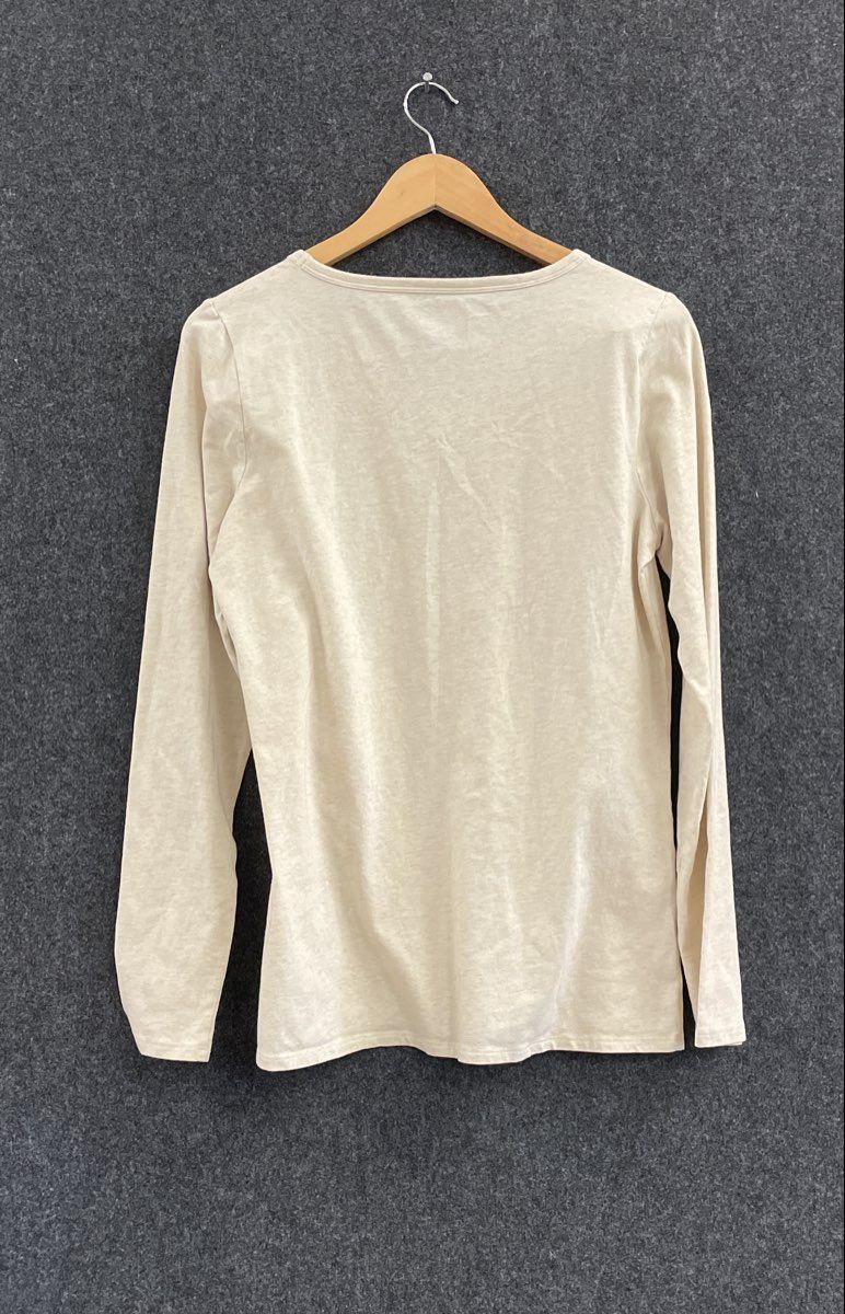 Duluth Trading Co Women's No-Yank Long Sleeve Scoopneck T-Shirt Beige Sz L