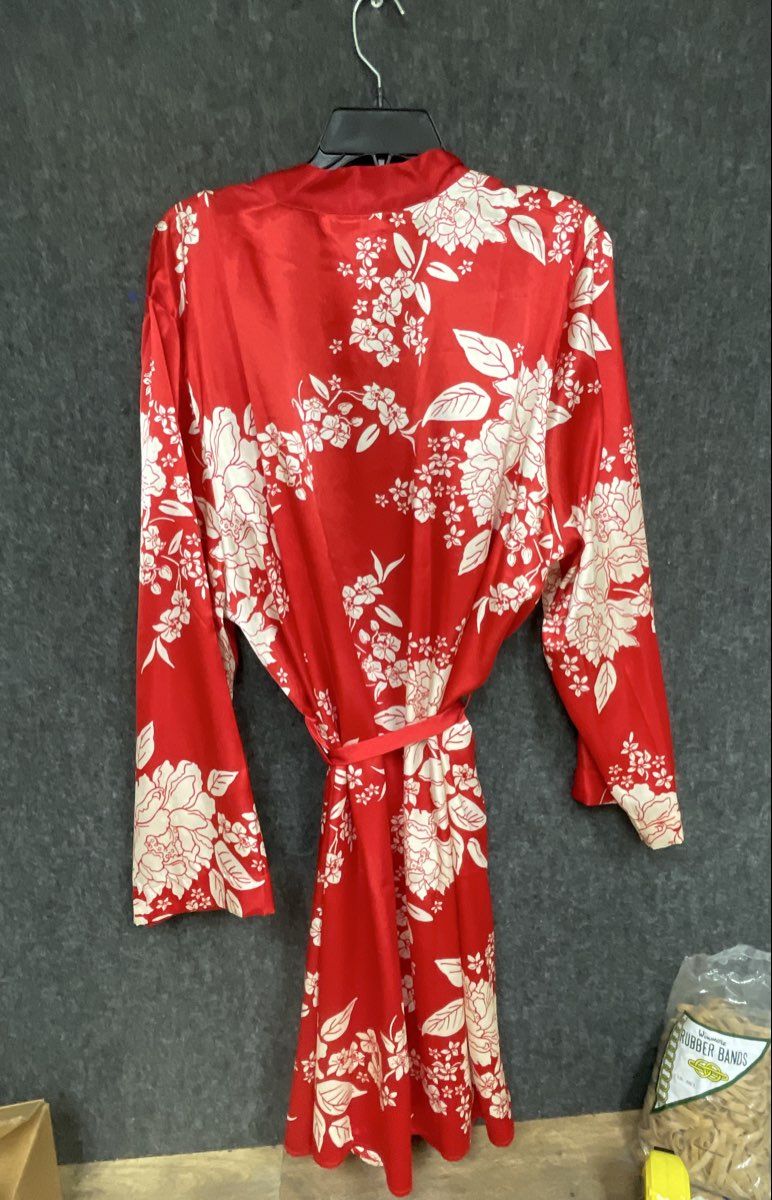 Cacique Women's Red White Floral Print Satin Wrap Robe Sz 18/20 NWT