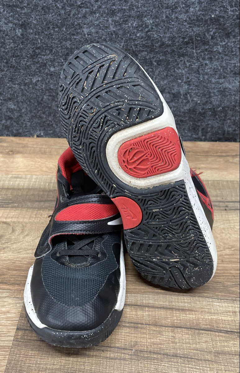 Nike Team Hustle D11 Black University Red White Basketball Sneakers Size 3Y
