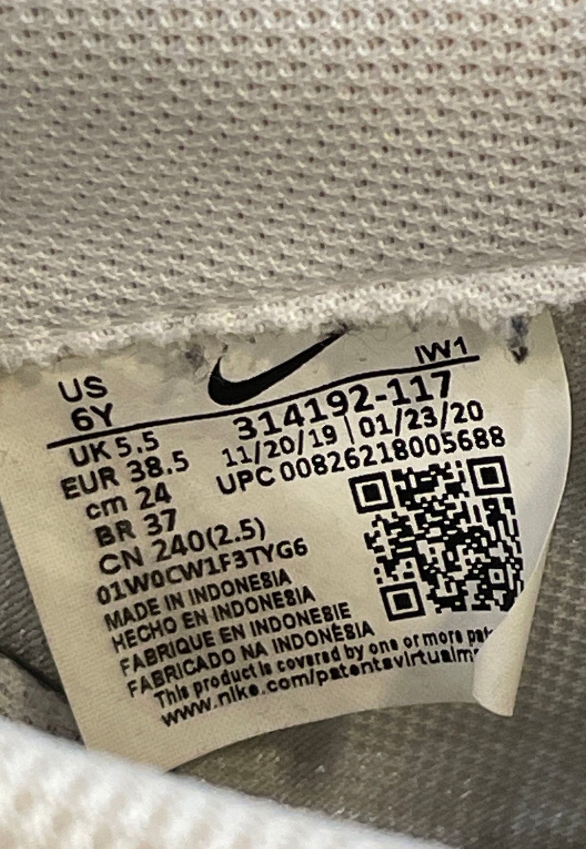 Nike Air Force 1 '07 Low Triple White GS Sneakers Size 6Y