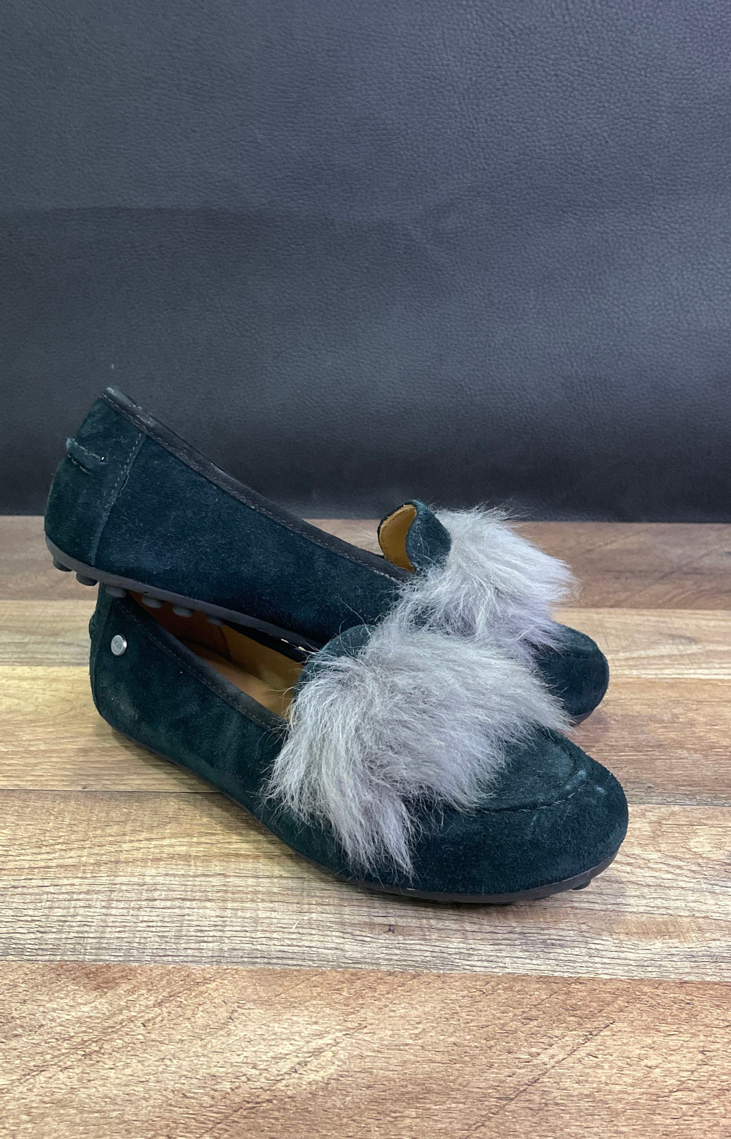 Ugg Lane Black Suede Grey Sheepskin Pom-Puff Slippers Loafers Women's Size 6