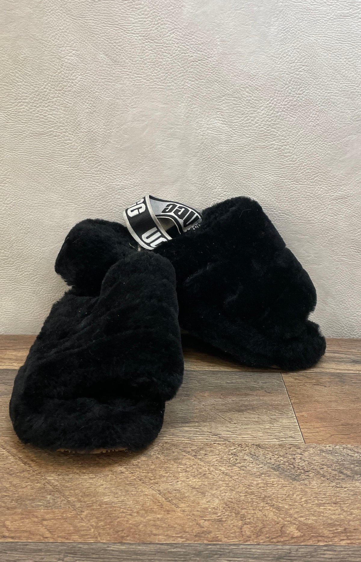 UGG Fluff Yeah Slide Black Sheepskin Slingback Sandals Women's Size 8