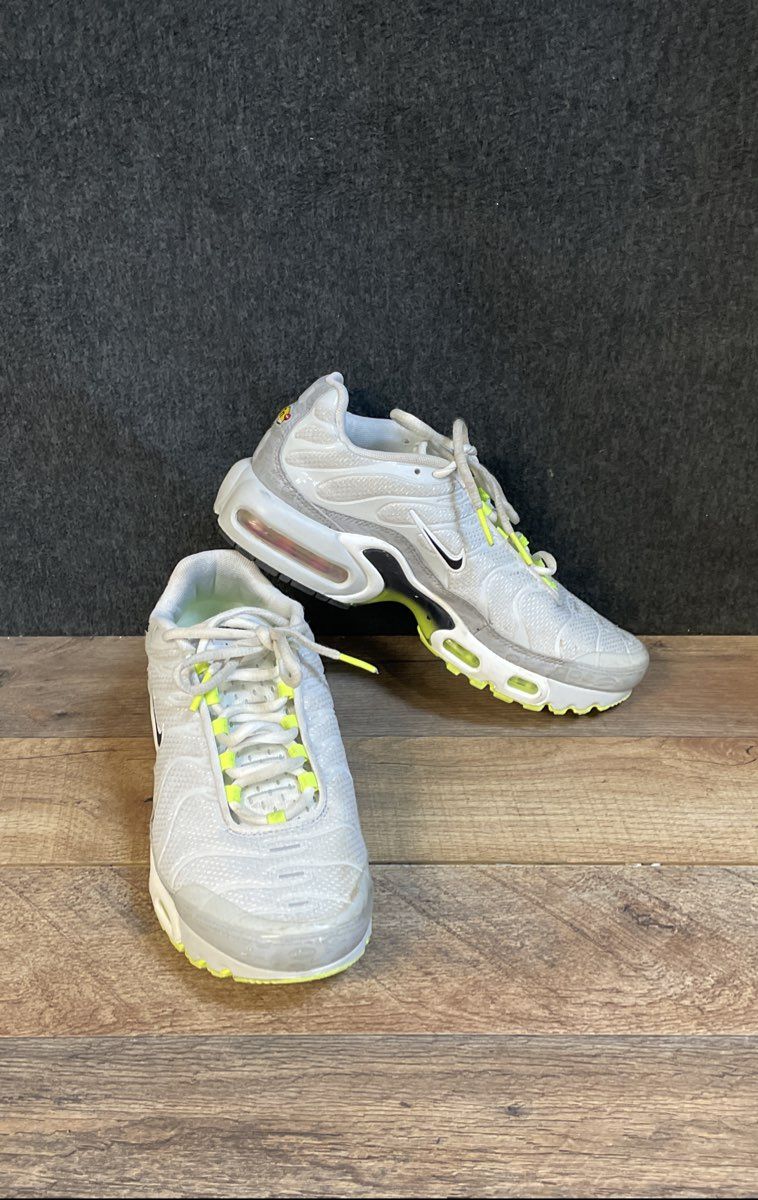 Nike Air Max Plus GS White Black Volt Tn Running Shoes Size 6.5Y