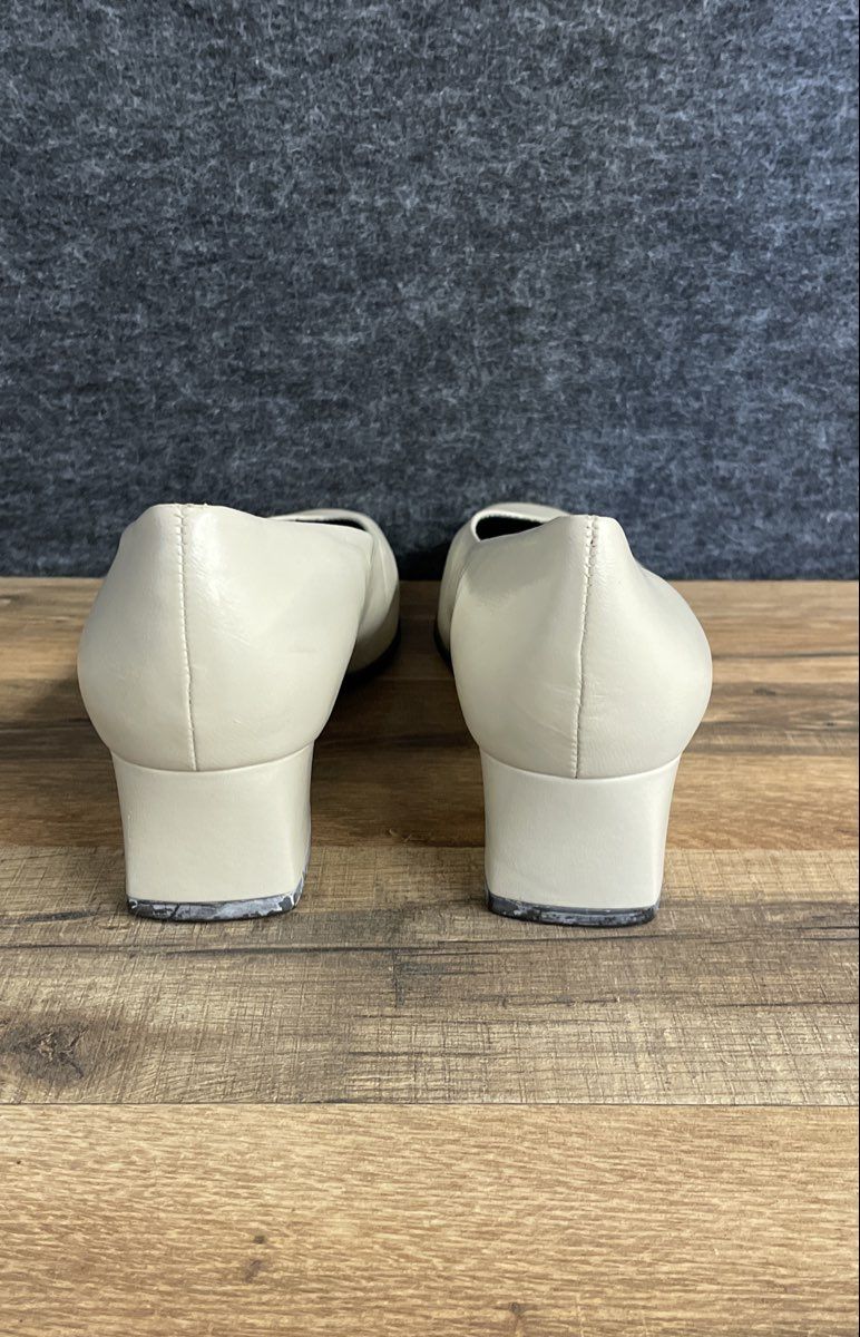 Etienne Aigner Sarah II Ivory Leather Block Heel Square Toe Pumps Size 6 M