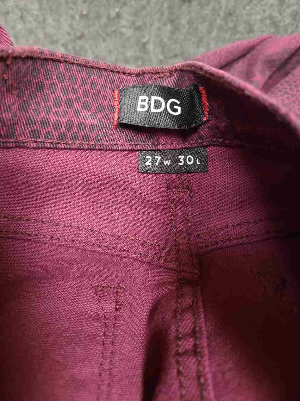 BDG Women's High Rise Cigarette Ankle Jeans Burgundy Snakeskin Print Sz 27x30