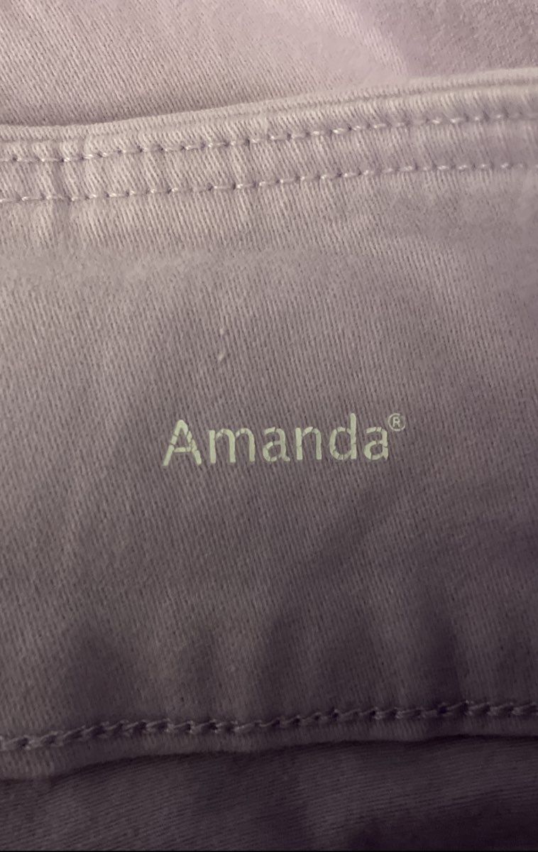 Gloria Vanderbilt Women's Amanda Slimming Stretch Lilac Cropped Jeans Size 10