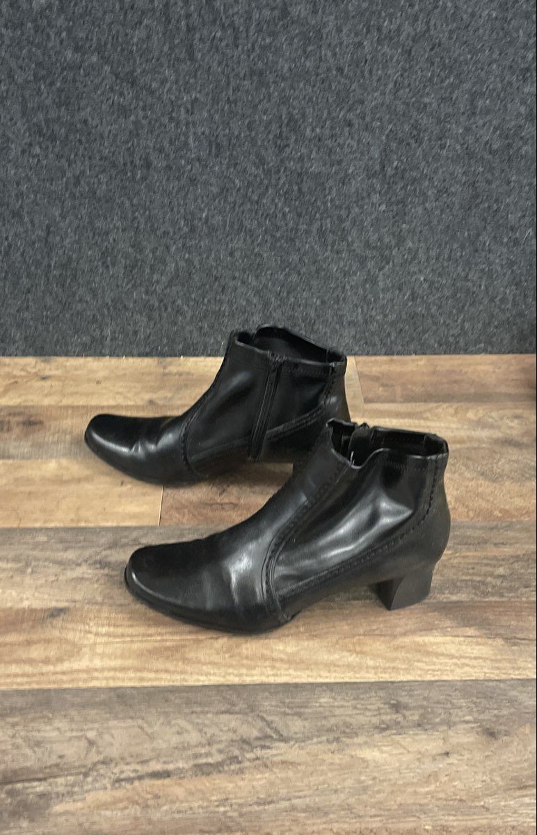 Etienne Aigner Gaby Black Faux Leather Square Toe Ankle Boots Size 10M