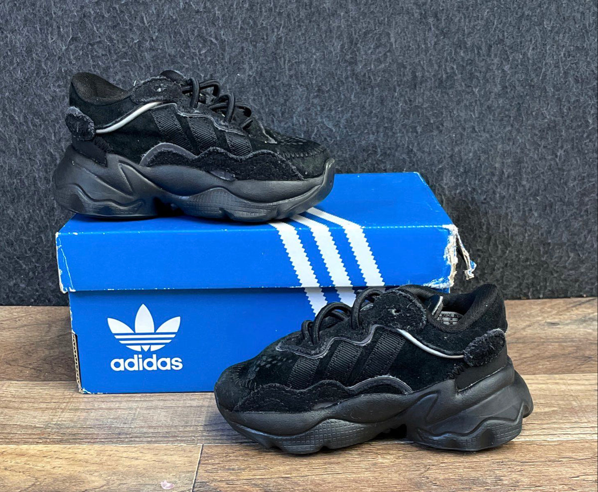 Adidas Ozweego Core Black Kids Sneakers Size 10K EF6300