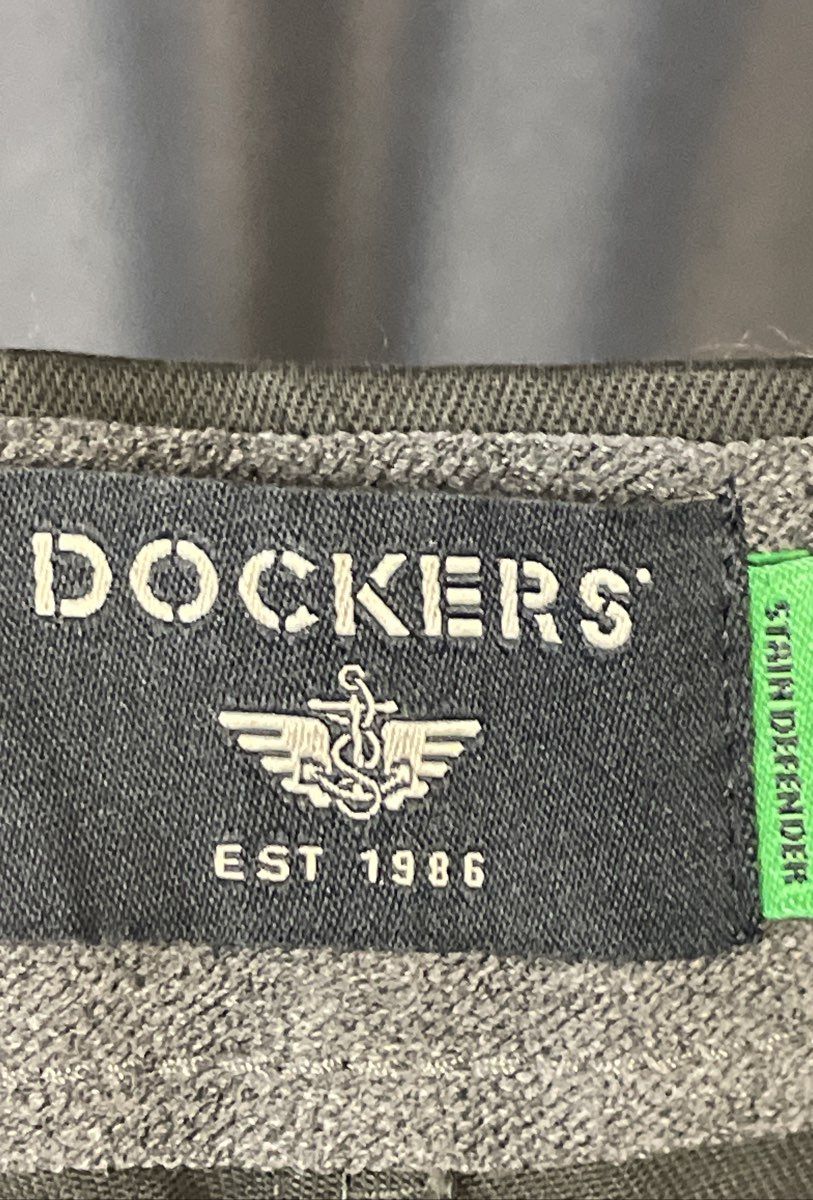 Dockers Men's Dark Grey Signature Khaki Pants Classic Fit Iron Free NWT 34x30
