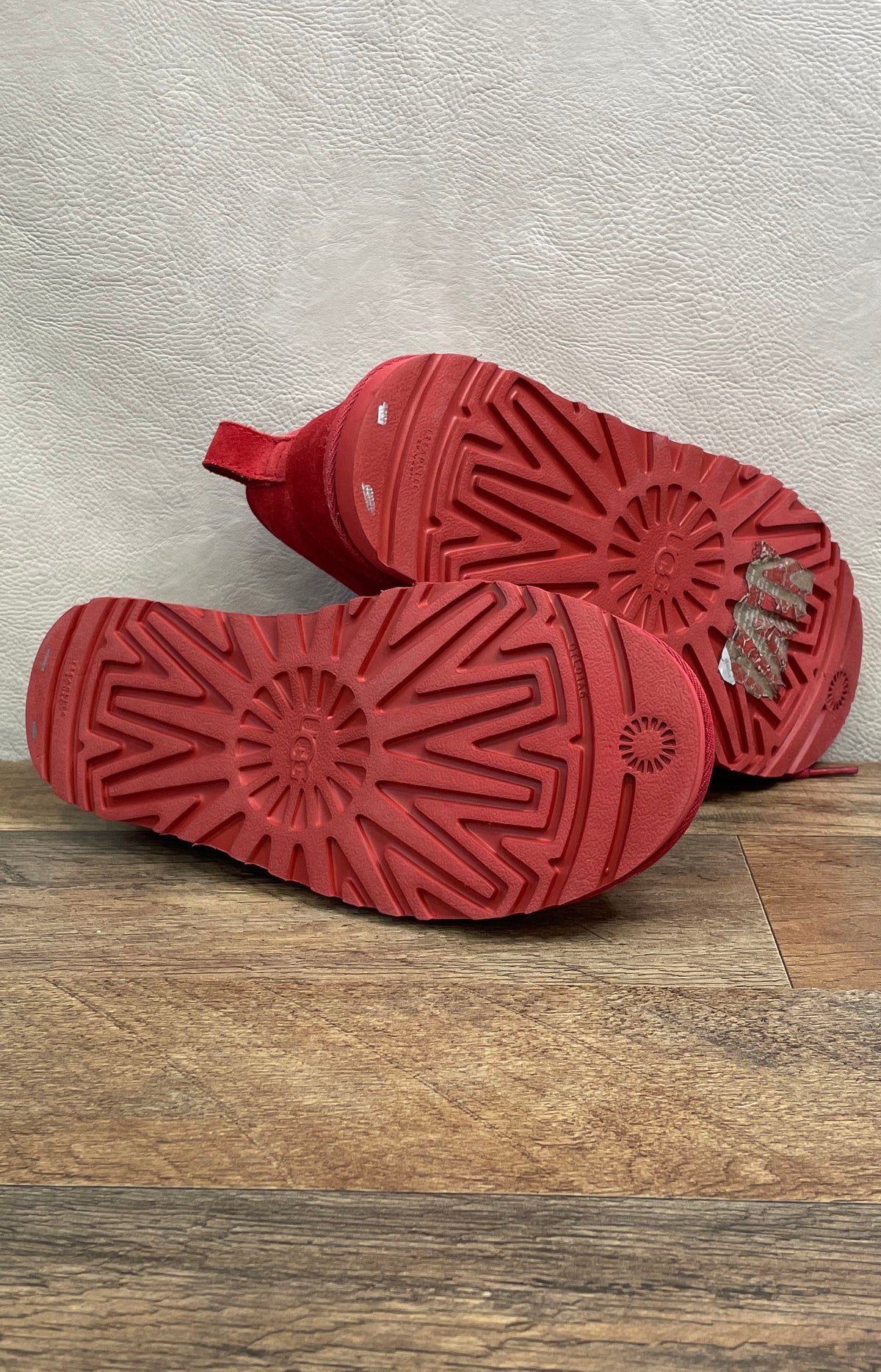 UGG Neumel Red Suede Lace-Up Chukka Boots Women's Size 6