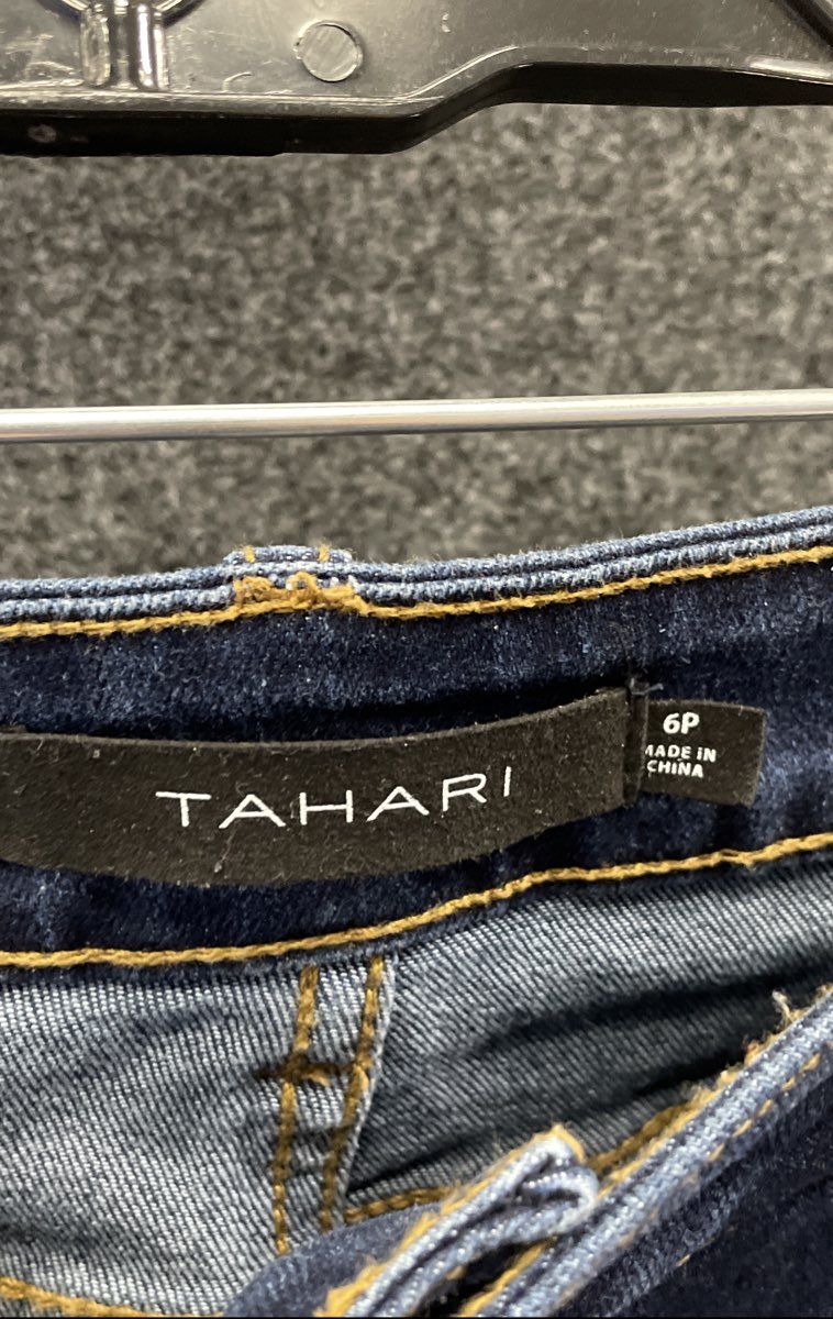 Tahari Women's Dark Blue Wash Stretch Straight Leg Denim Jeans Sz 6P