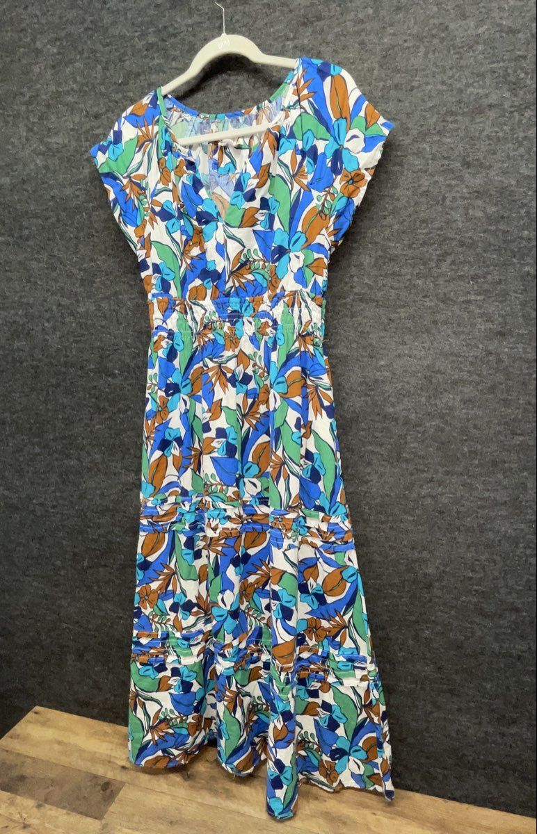 C&C California Women's Blue Tropical Floral Linen Blend Smocked Maxi Dress Sz S