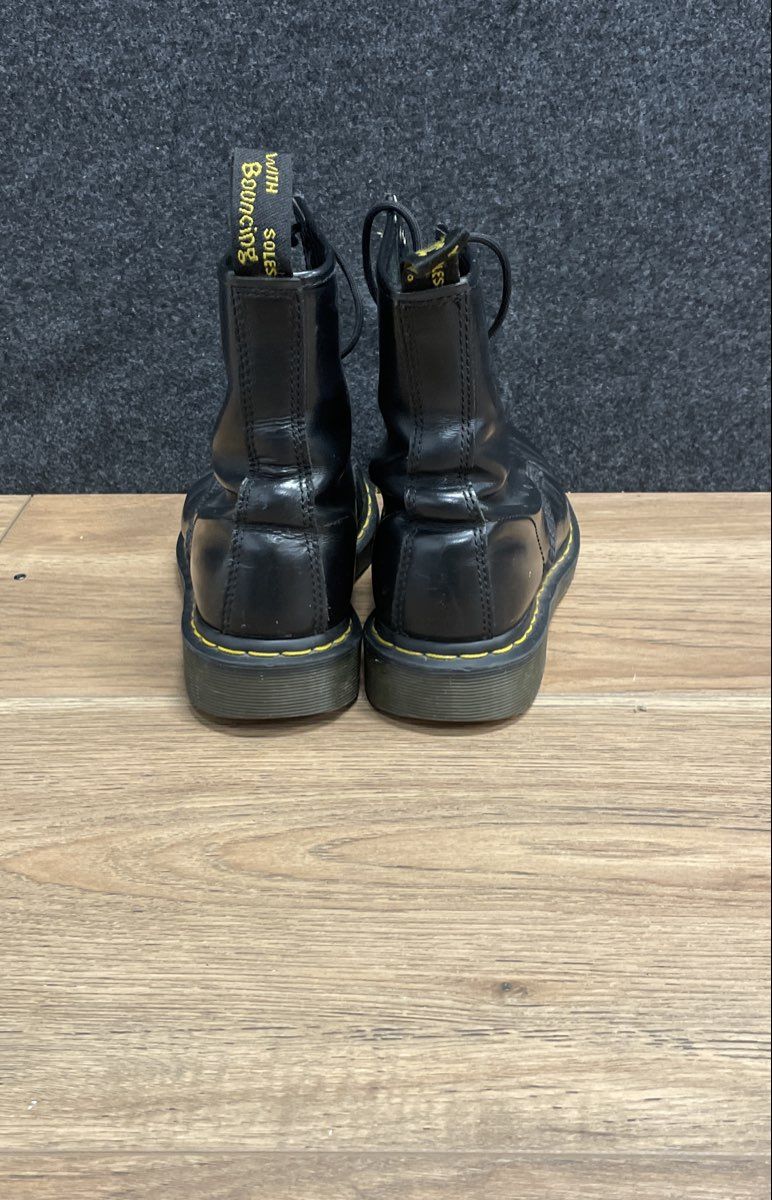 Dr. Martens 1460 Black Smooth Leather 8-Eye Lace Up Boots Women's Size 8