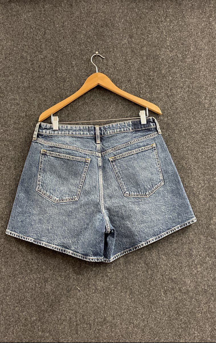 Abercrombie & Fitch Women's High Rise Curve Love Denim Dad Shorts Blue NWT Sz 31