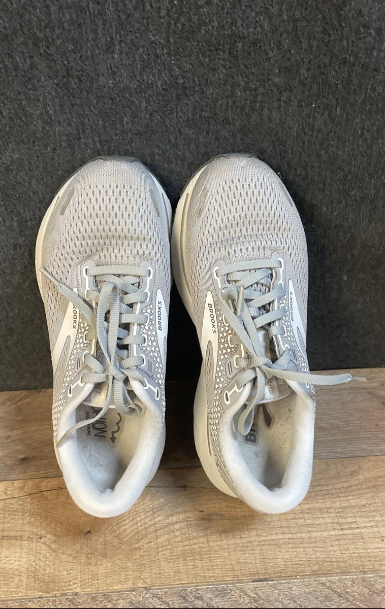 Brooks Ghost 14 Grey White Neutral Running Shoes Womens Size 8