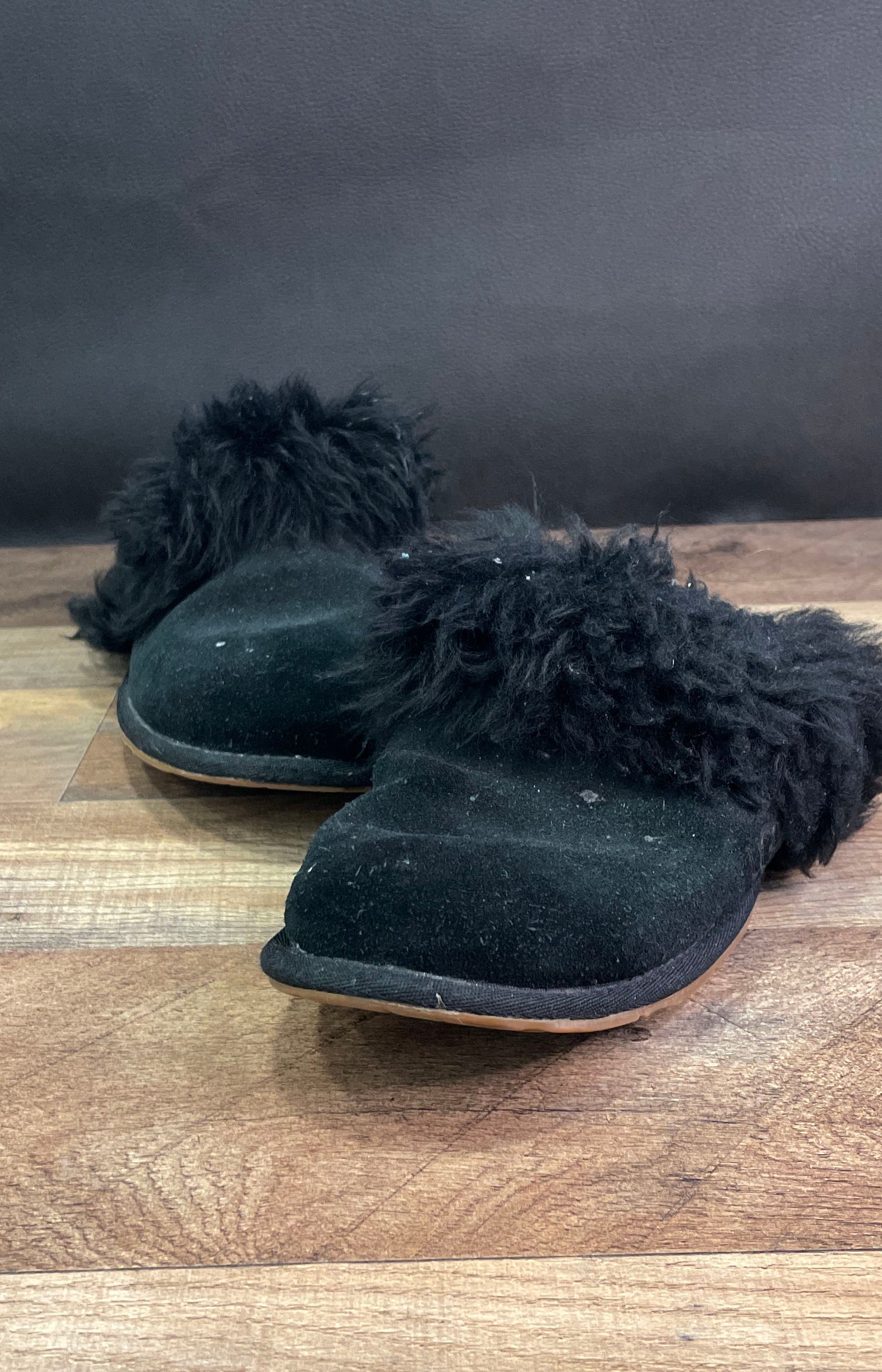 UGG Scuff Sis Black Sheepskin Suede Slippers Women's Size 9