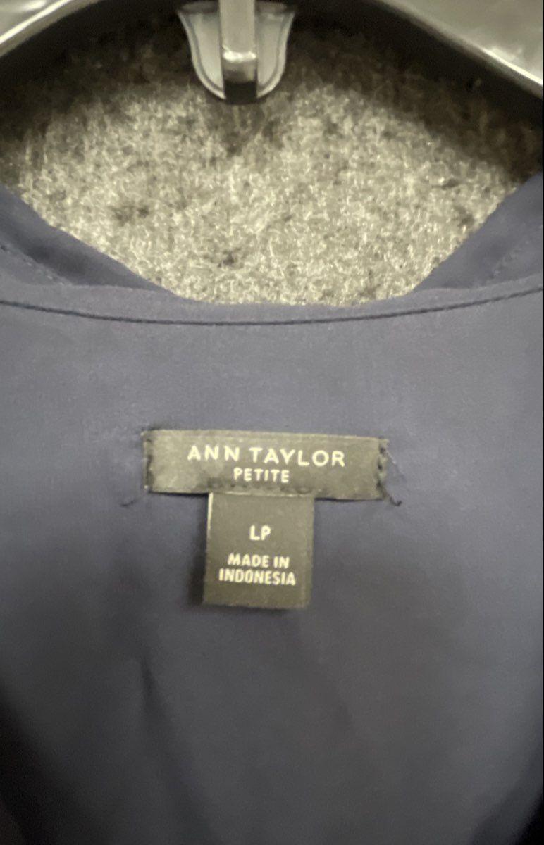 Ann Taylor Petite Women's Navy Blue Utility Popover Blouse Long Sleeve Sz LP