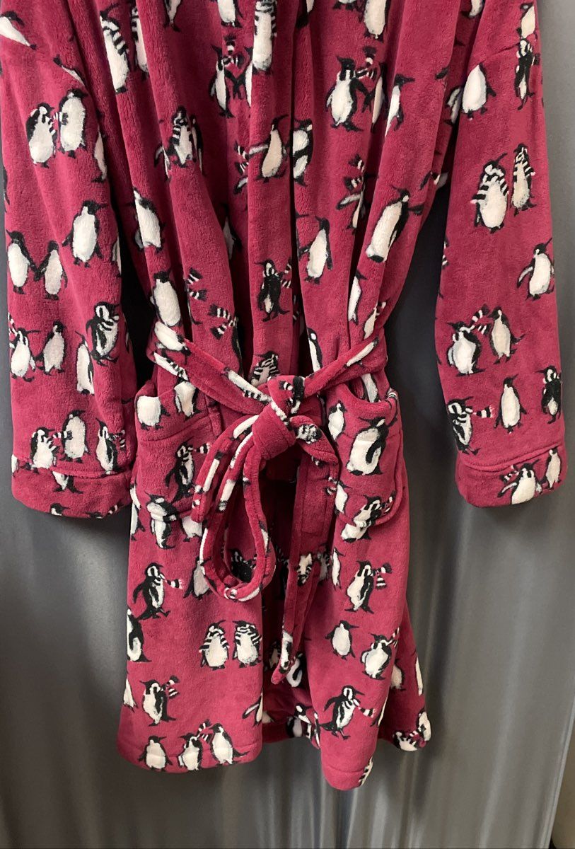 Vera Bradley Burgundy Penguin Print Plush Hooded Robe Sz S/M
