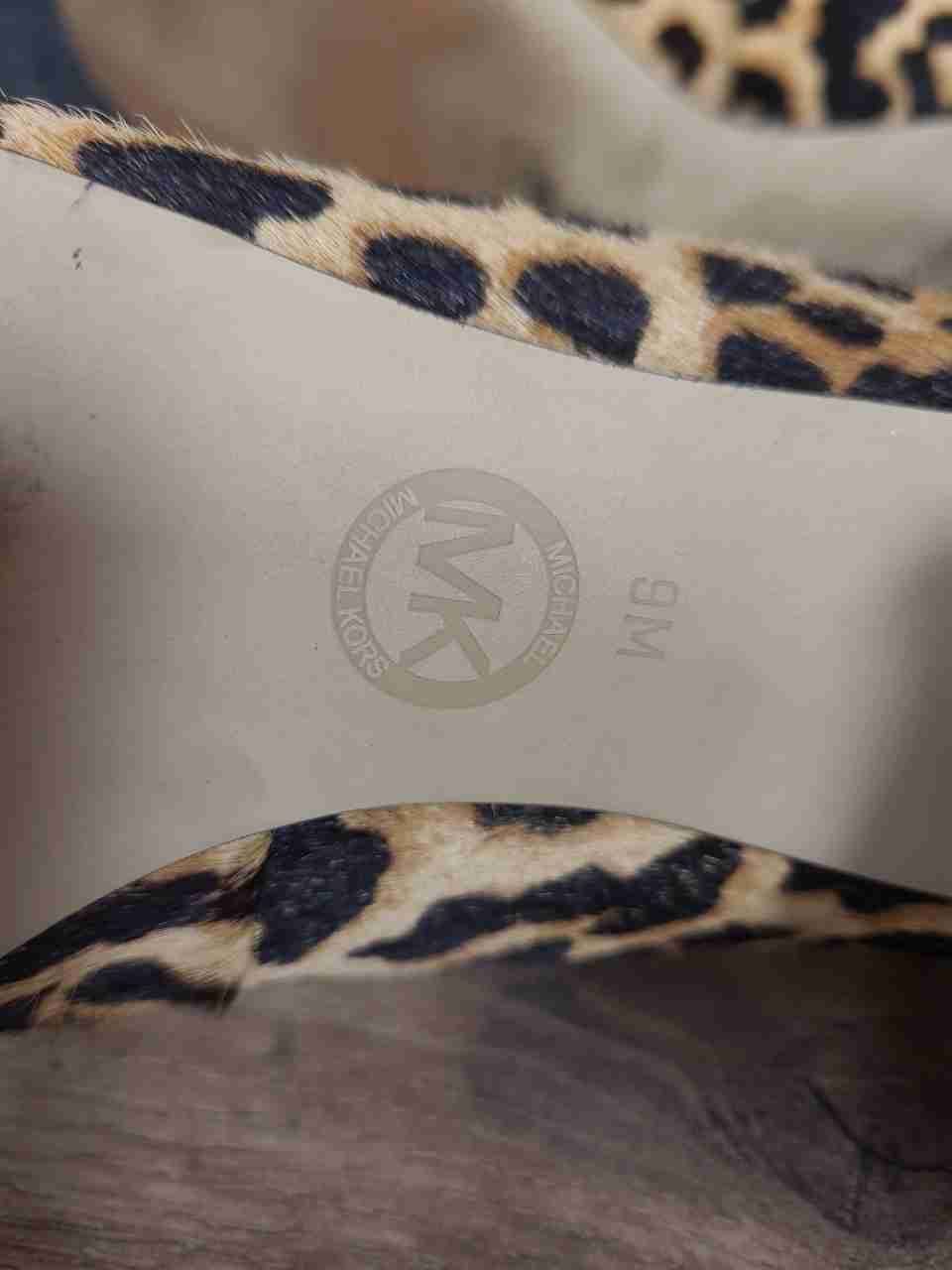 Michael Kors Kiera Leopard Print Calf Hair Block Heel Bow Pumps Size 9