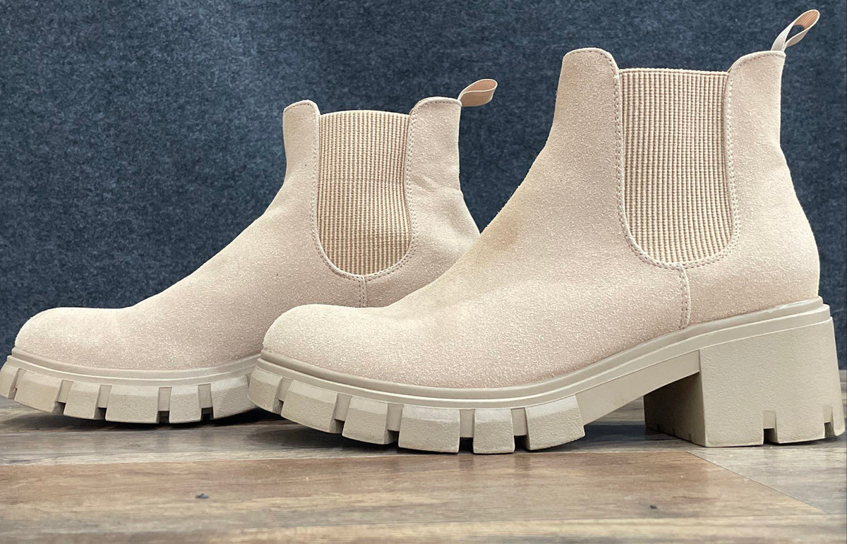 Athlefit Tan Faux Suede Platform Lug Sole Chelsea Boots Size 9.5
