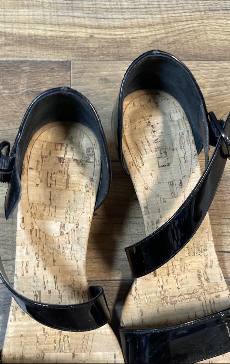 Vaneli Black Patent Leather Asymmetric Strap Cork Wedge Sandals Size 10M