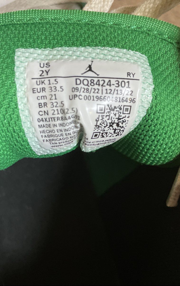 Nike Air Jordan 1 Mid Green White Kids Sneakers Size 2Y