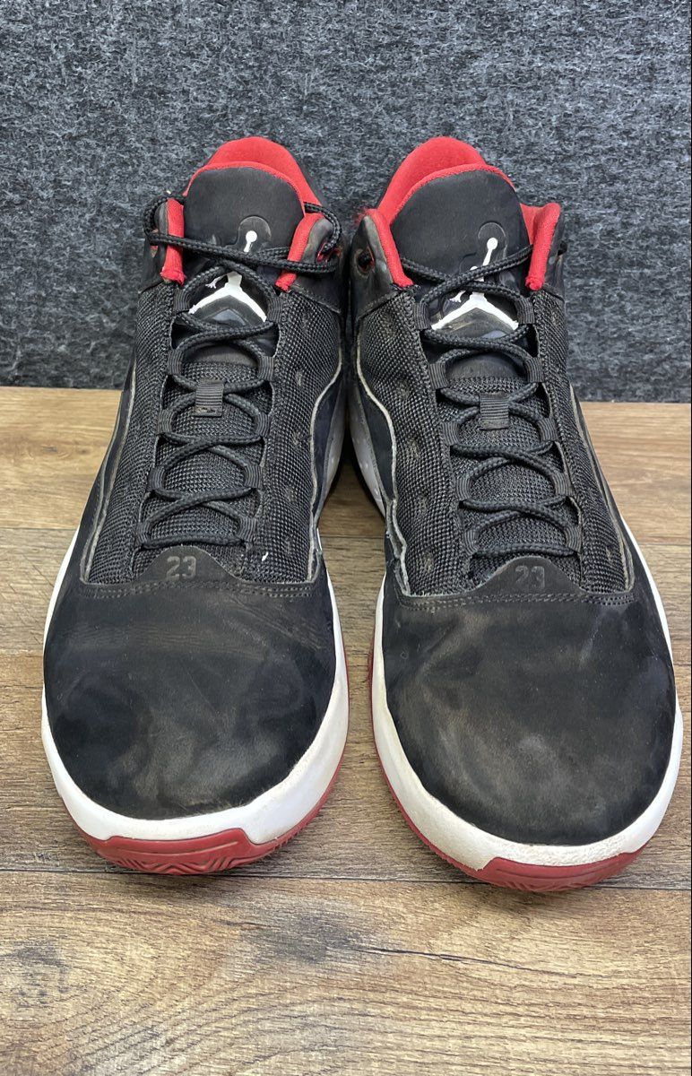 Nike Air Jordan Max Aura 2 Black Gym Red White Basketball Sneakers Size 13