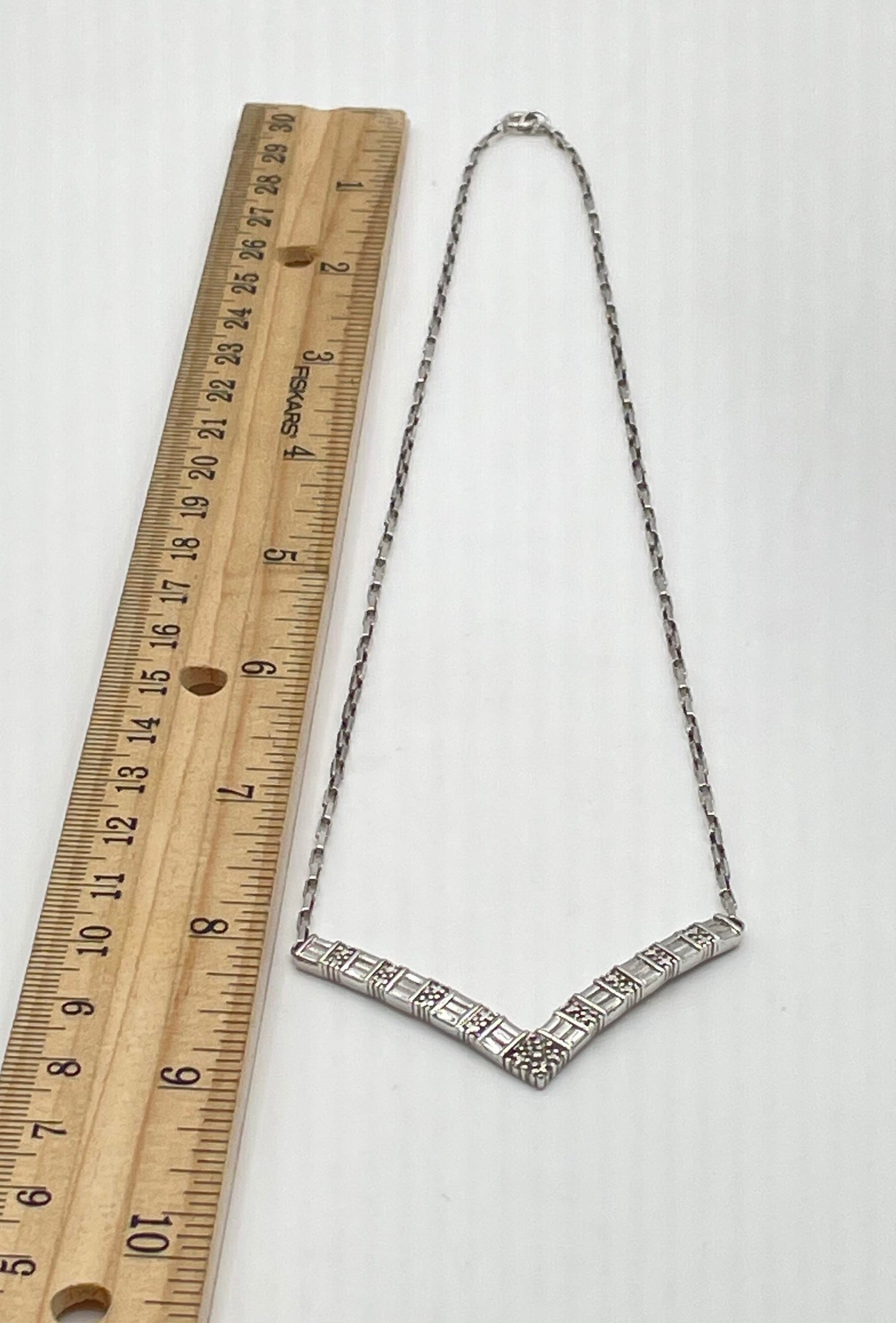 Ross Simons 925 Sterling Silver V-Bar Pendant Square-Link Necklace 8.2g