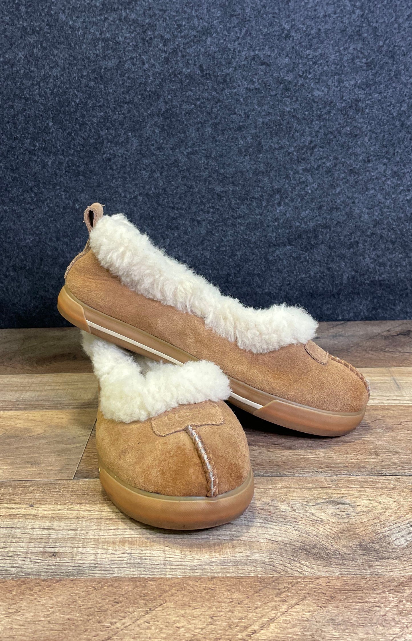 UGG Rylan Chestnut Suede Sheepskin Slippers Women's Size 6