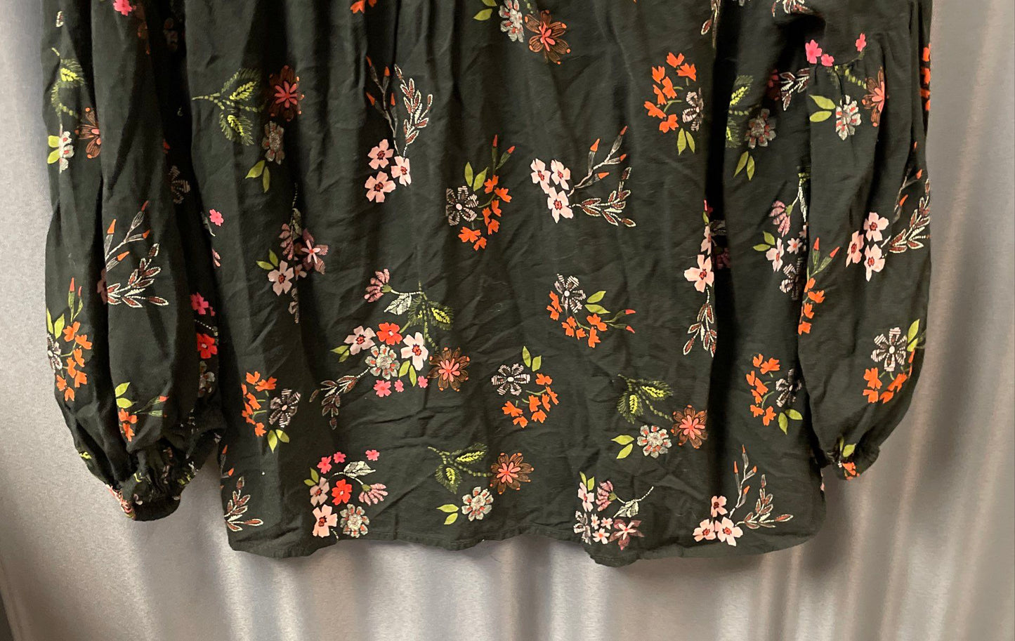 Velvet by Graham & Spencer Women's Black Floral Viscose Puff Sleeve Top Sz S