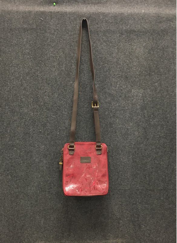 Relic Red Paisley Embossed Faux Leather Multi-Pocket Crossbody Bag Organizer