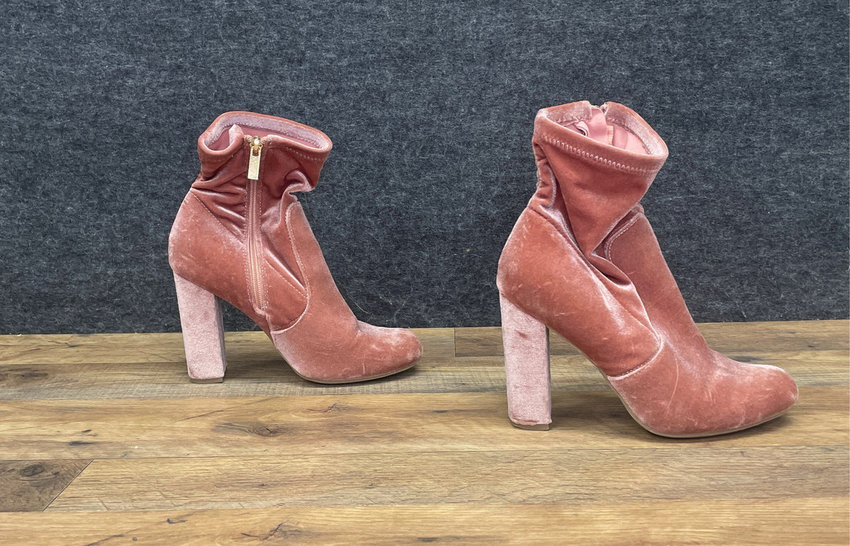 Bamboo Pink Velvet Chunky Block Heel Ankle Booties Women's Size 7