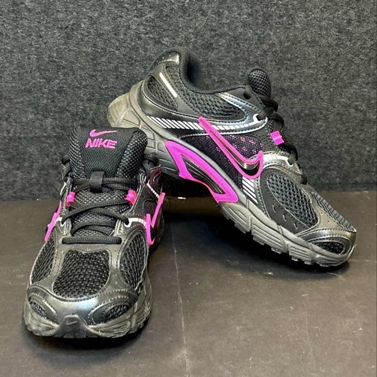 Nike Air Alvord 8 Black Vivid Pink Silver Running Shoes Women's Size 6.5