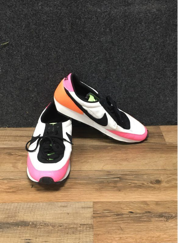 Nike Daybreak White Hyper Pink Solar Flare Women's Sneakers Size 10