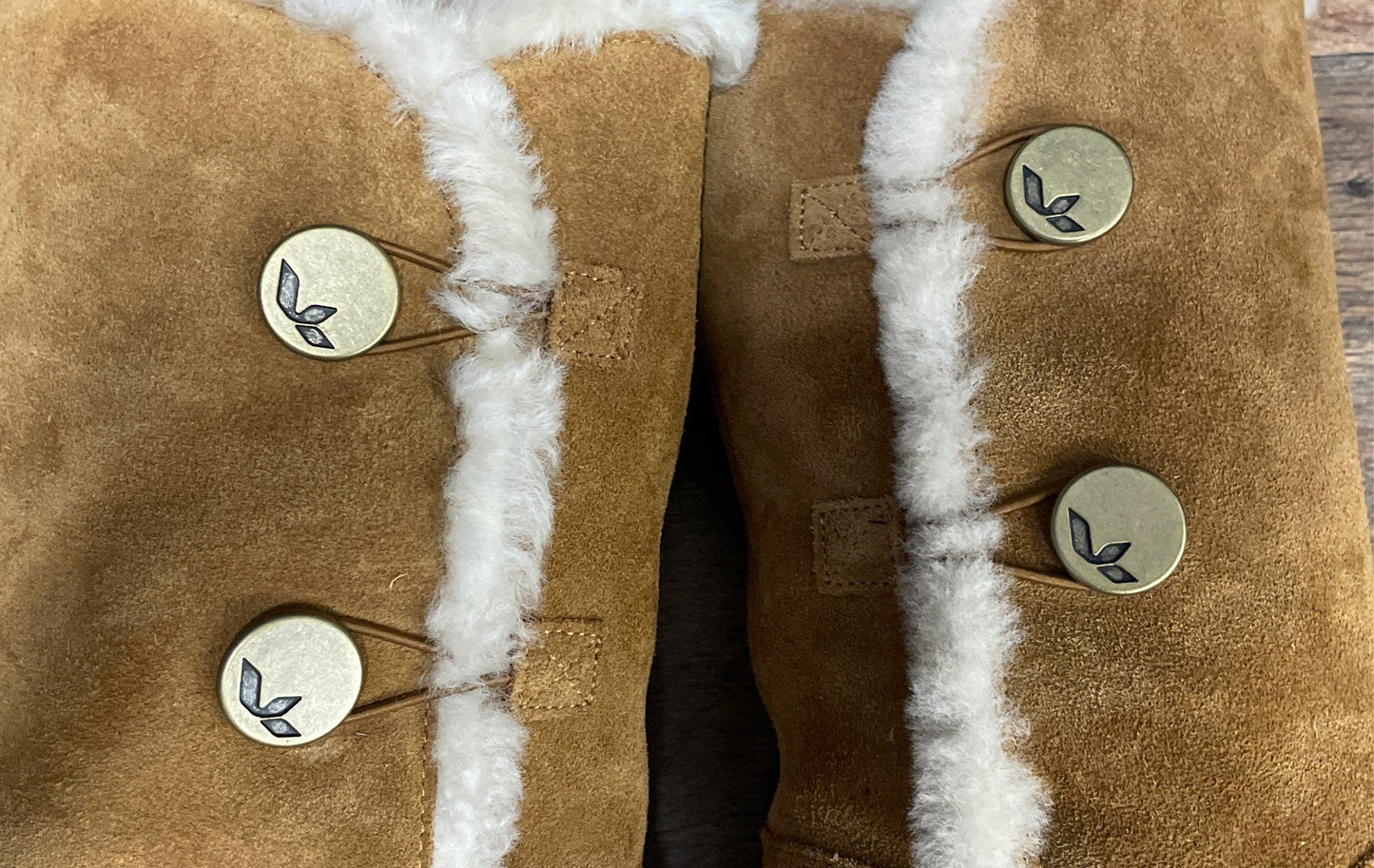 Koolaburra by UGG Victoria Short Chestnut Tan Suede Button Boots Women's Size 9