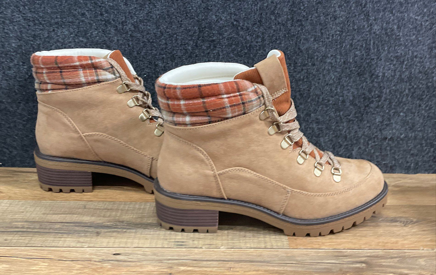 True Craft Markie Dark Taupe Brown Plaid Women's Hiking Boots Size 10 New