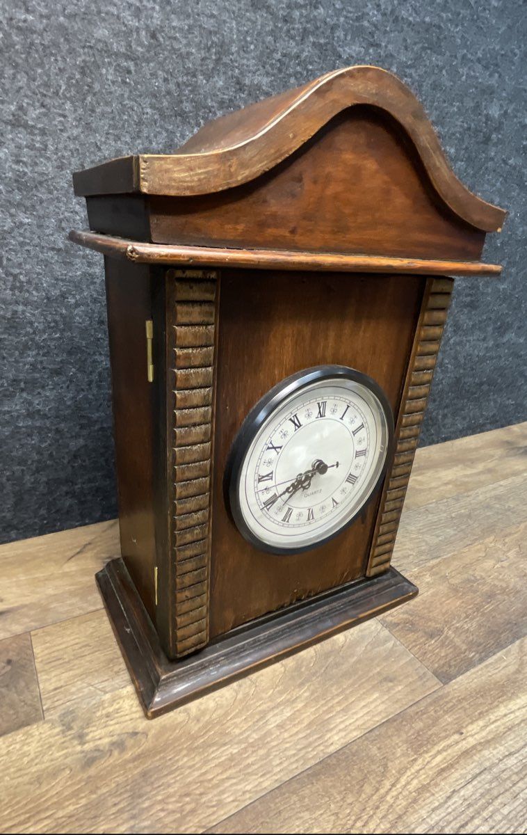 Vintage Traditional Wooden Mantel Clock Bonnet Top Quartz Battery Operated